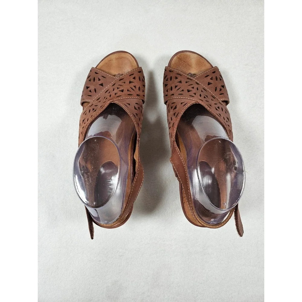 Earth Aries Brown Leather Laser Cut Cork Wedge Sandals Size 9.5B Boho‎ Comfort